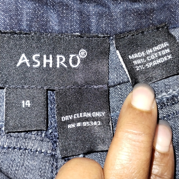 Jeans With Bling - Picture 7 of 12